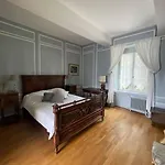 Hébergement de vacances Commanderie De Bourgoult *