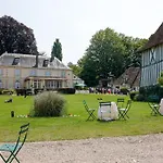 Hébergement de vacances Commanderie De Bourgoult